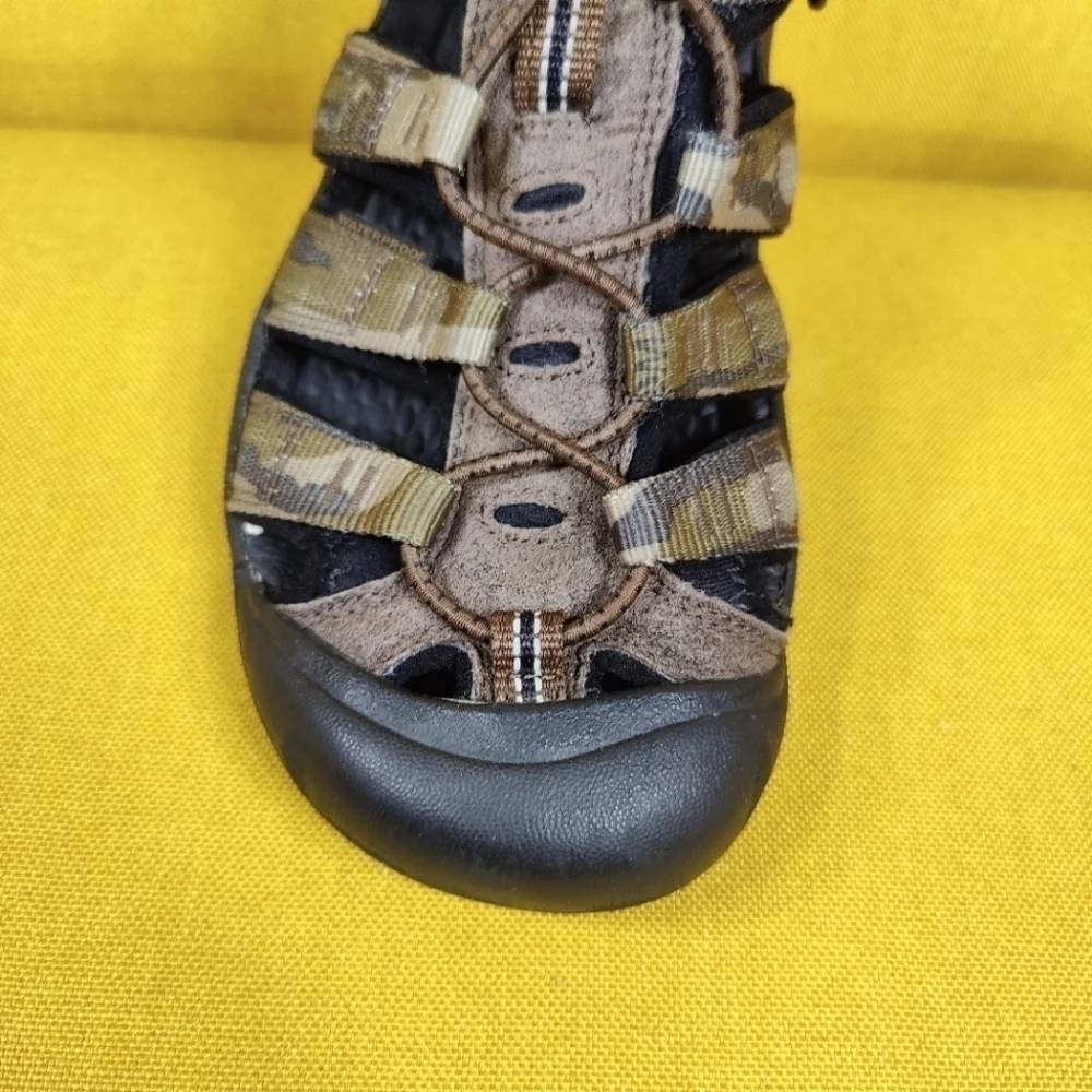 Keen Newport H2  Kids Slip-On Bungee Camouflage Brown Green Size 4